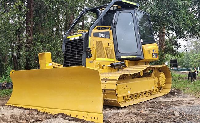 bulldozer dry hire earthmoving equipment